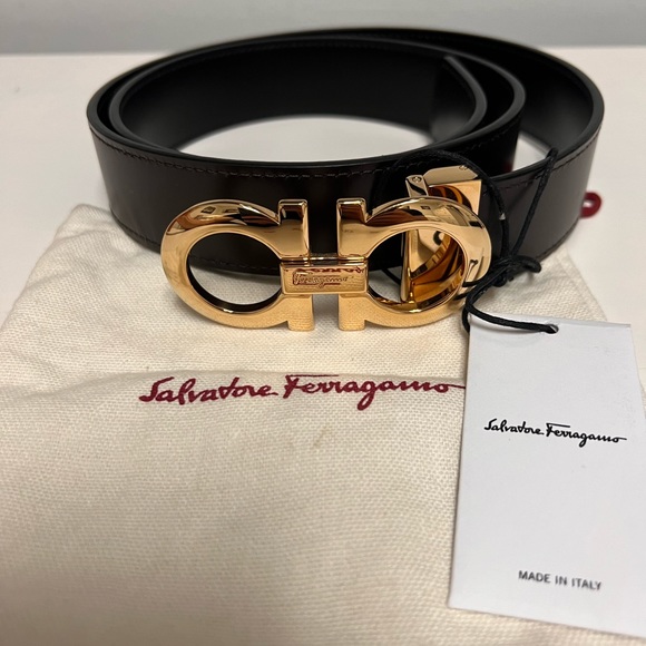 FERRAGAMO
Adjustable & Reversible Gancini Buckle Belt
Black
, 38'' - Picture 2 of 4